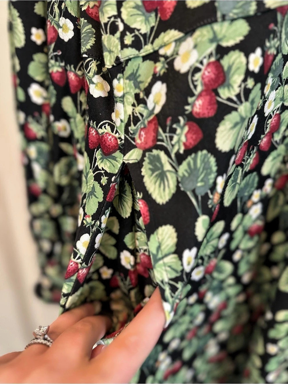 kate quinn strawberry vine Midi Dress in Black & Green Size Medium bamboo NWT - Picture 11 of 12